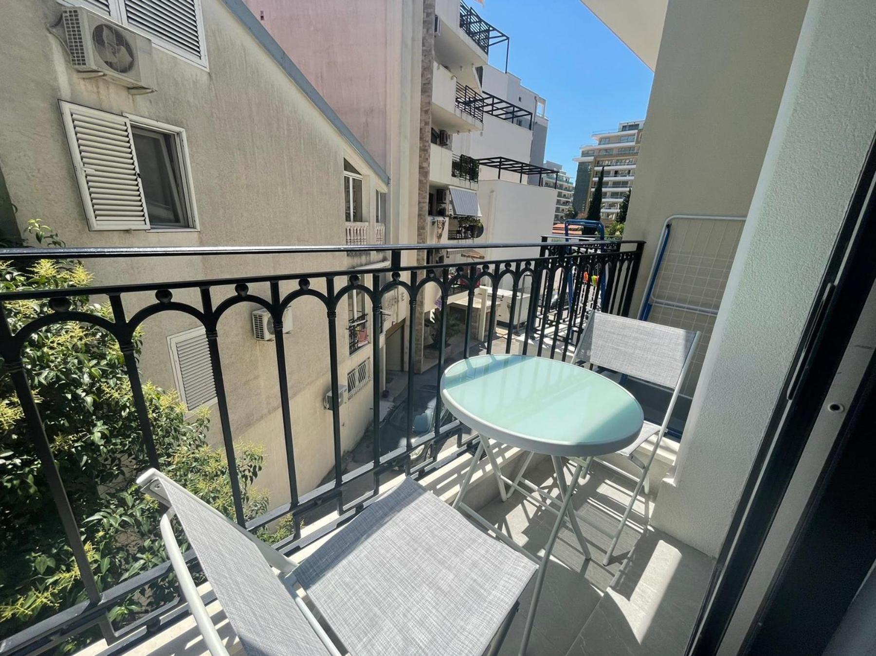 Apartment Visi *